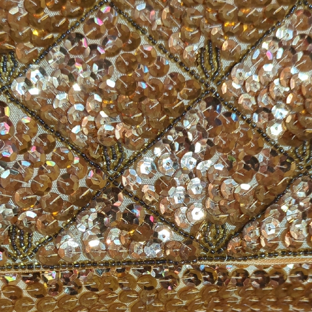 La Regale Gold Geometric Clutch for Special Occasions - Picture 8 of 10